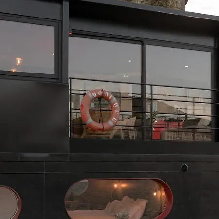 La Peniche - Bed And Bicycle - 4*