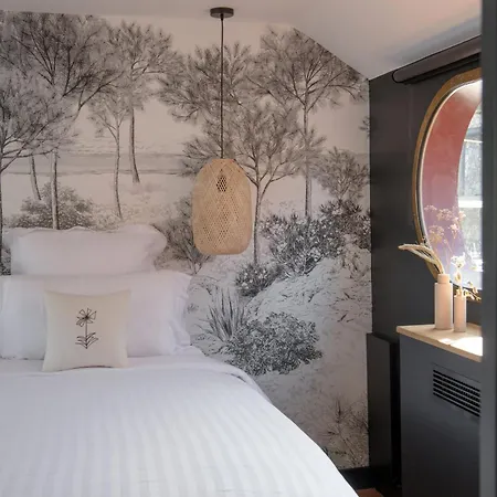 Otel La Peniche - Bed And Bicycle - Tournon-sur-Rhone