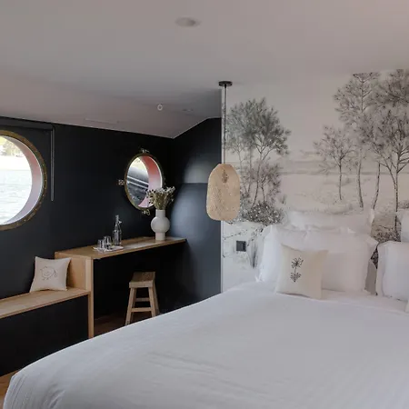 La Peniche - Bed And Bicycle -